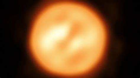 The Clearest Photo Ever Taken Of A Star Beyond The Sun Antares A Red