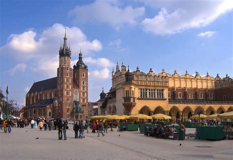 It is one of the most famous old districts in poland today and was the c. Historic Old Town (Krakow, Poland): Top Tips Before You Go ...