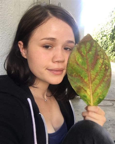 2513 Likes 42 Comments Yhivi Yhivix On Instagram “me Large Leaf” Face Instagram