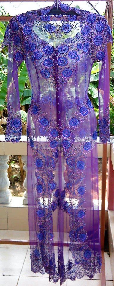 Dalam memilih seragam pun juga ada beberapa hal yang perlu diperhatikan dan pertimbangan, terutama. Kedaiskonline Staf Langkawi: baju pengantin bermacam warna dan saiz untuk di jual