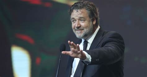 Fanpage for russell crowe fans. Golden Globes 2020: Russell Crowe wins Best Actor ...