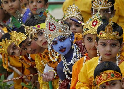 People wear new clothes, participate in family puja, burst crackers, and share sweets with friends, families, and neighbors. 15 Most Famous Festivals of India in 2019 | Trawell Blog
