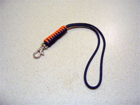 Go to project (web) 12. 20+ DIY Paracord Neck Lanyard Patterns & Tutorials