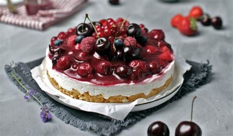 Rote Grütze Torte No Bake Kuchen für den Sommer