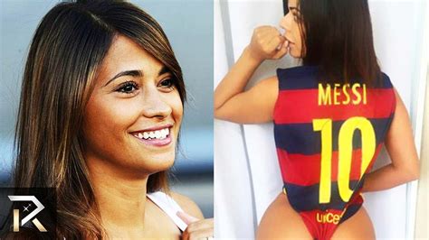 Here, below is a list of 10 best female soccer players. 20 BEST LOOKING Wives and Girlfriends of Famous Soccer ...