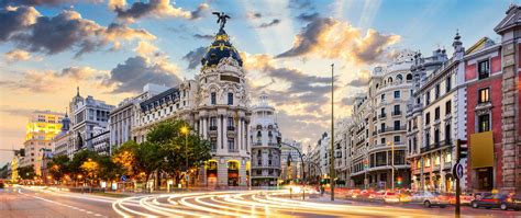 Gran Vía Madrid Viajar Por España Guia De Viaje Viaje A Madrid