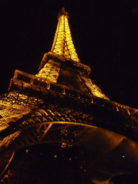 무료 이미지 빛 건축물 구조 밤 시티 에펠 탑 파리 기념물 도시 풍경 관광객 프랑스 유럽 저녁 반사