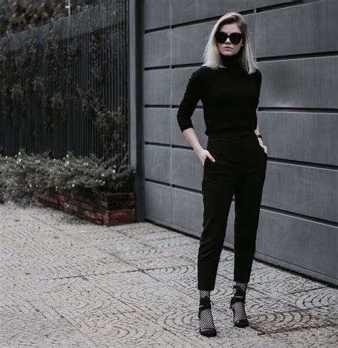 popular black turtleneck outfits ideas for daily activities in fall and winter