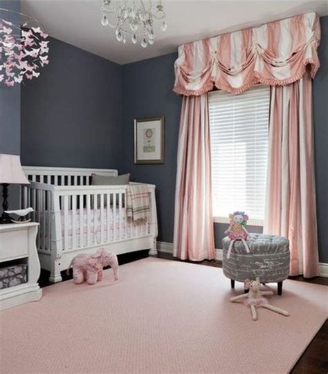 Wandgestaltung im babyzimmer für die wandgestaltung bieten sich schöne, freundliche wandfarben, wandsticker oder bunte motivtapeten an. 1001+ Ideen für Babyzimmer Mädchen | Babyzimmer ...
