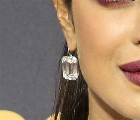 Gem Stone Effects Priyanka Chopra Wears Stunning Carat Lorraine