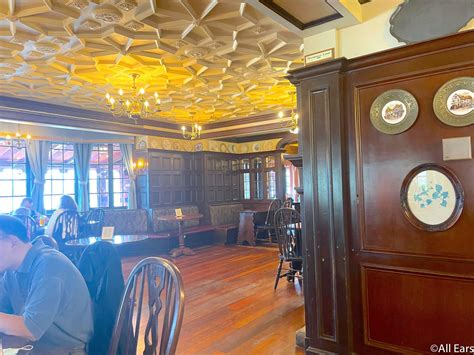 Photos A Look Inside The Newly Reopened Rose Crown Dining Room In Disney World Allears Net