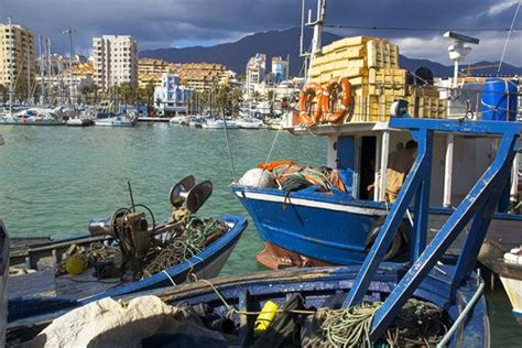 Urlaubsziele in spanien befinden sich nicht nur auf dem festland, sondern natürlich auch auf den balearen. Yachthafen und berühmter #Badeort #Estepona Costa del Sol ...