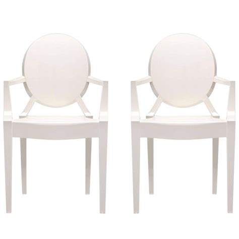 Louis ghost in different colours and with own motives. Glossy White Cartel Louis Ghost Chair by Philippe Stark ...