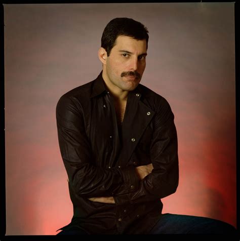 Freddie mercury, biography, news, photos. Freddie Mercury photo gallery - high quality pics of Freddie Mercury | ThePlace