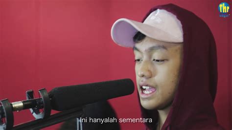 Jangan menangis, sayangku ini hanyalah sementara berdoalah pada yang esa terus menahan sabar agar bahagia di sana. Sabar - Ismail Izzani - YouTube