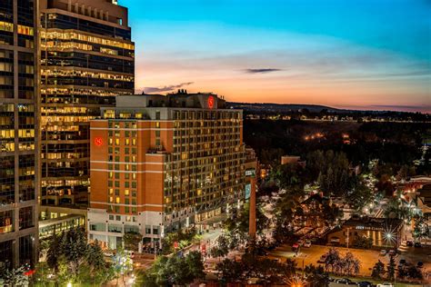 Sheraton Suites Calgary Eau Claire First Class Calgary Ab Hotels Gds