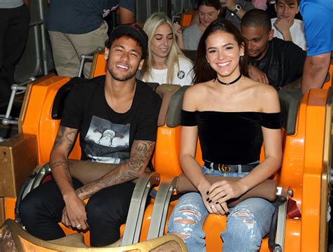Rio Carnival 2018 Photos Neymars Girlfriend Bruna Marquezine Sizzles