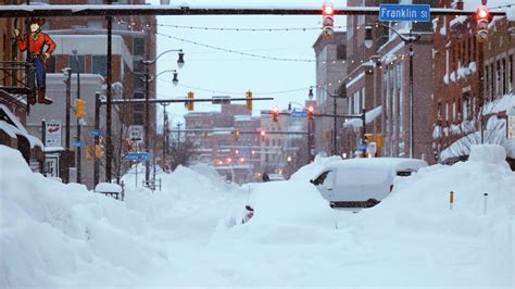 Death Toll Rises As Historic Winter Storm Pummels North America Abc News