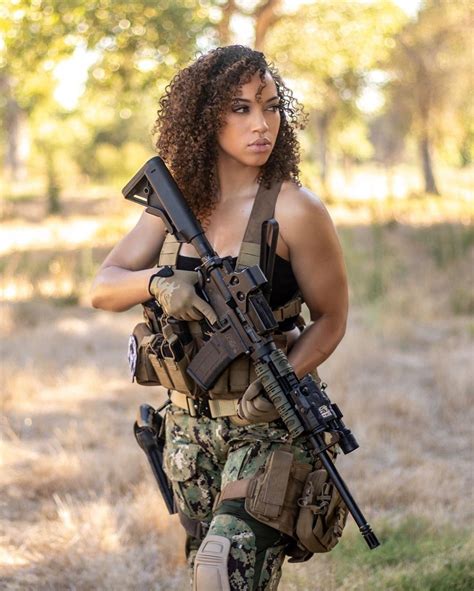 Hot Shooter Military Girl Girl Guns Warrior Woman
