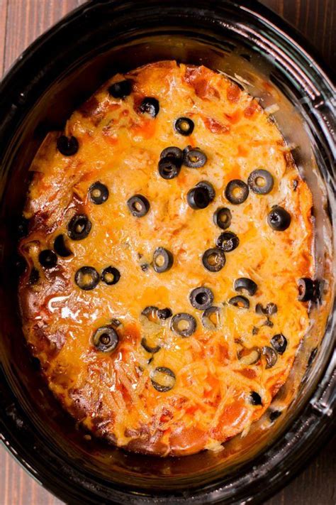 Chicken enchilada soup has everything you love about chicken enchiladas… in one big bowl of soup! Slow Cooker Chicken Enchilada Casserole | Recipe | Food recipes, Mexican food recipes, Slow ...
