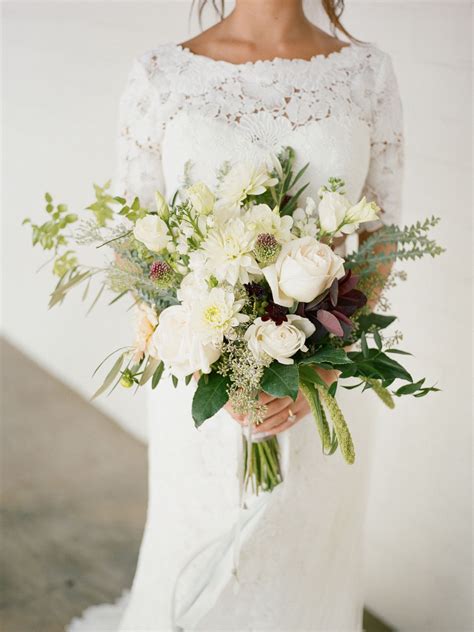 Your first idea is always the best 20 pretty pink wedding bouquets for every style bride 22 romantic red wedding bouquets Wedding bouquet | Wedding, Wedding bouquets, Celebrities