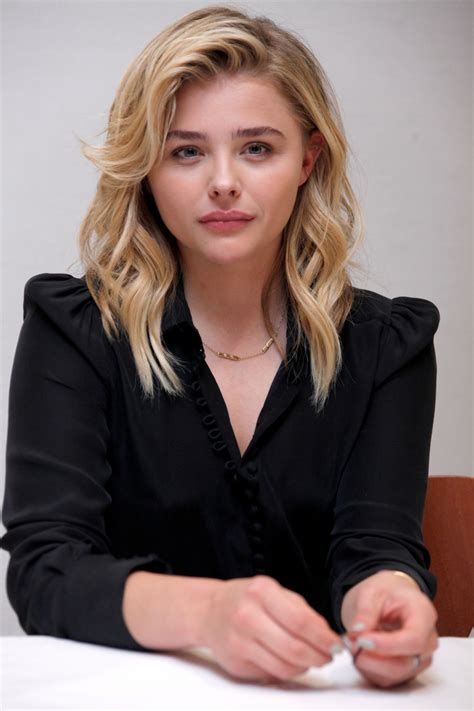 sexy beautiful babes chloe grace moretz ‘neighbors 2 press conference in los angeles