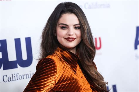 Selena Gomez Fait Une Sortie Cash Sur Ses Exs Ils Pensen Closer