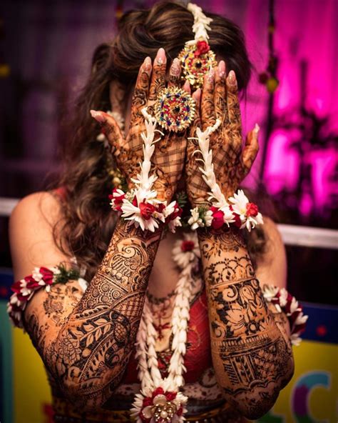 How To Style Your Floral Jewellery On Your Mehndi