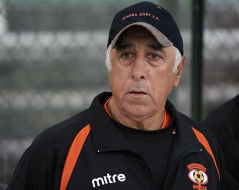 Herói do chile, quando qualificou a seleção para o mundial de 1998, em frança, acosta, 73 anos, sofre de alzheimer e. El uruguayo Nelson Acosta se retira del fútbol porque ...