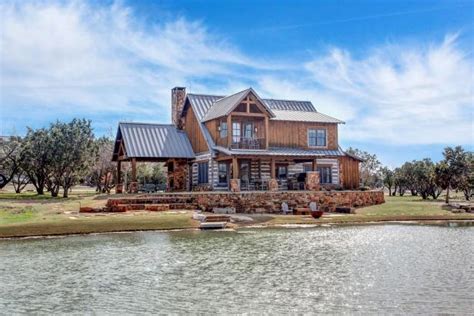 Old School Log Cabin Retreat On A Private Lake In Northern Texas Hgtv