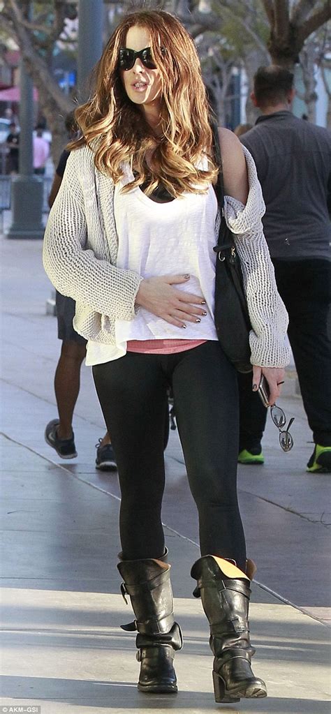 Kate Beckinsale Looks Terrific In Skintight Leggings Daily Mail Online