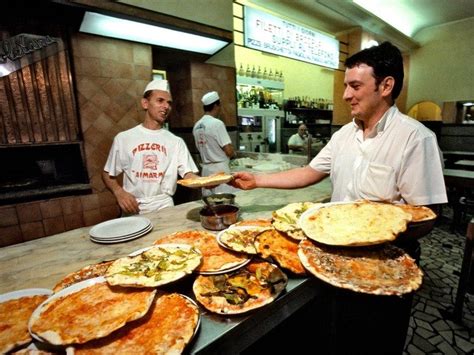 The Best Pizza In Italy Condé Nast Traveler Oven Pies Italy Pizza