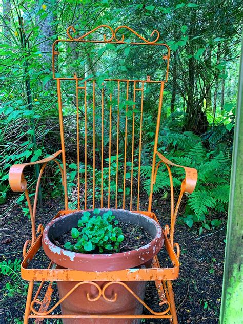 11 Unique Garden Art Ideas That Are Budget Friendly Thrifty Nw Mom