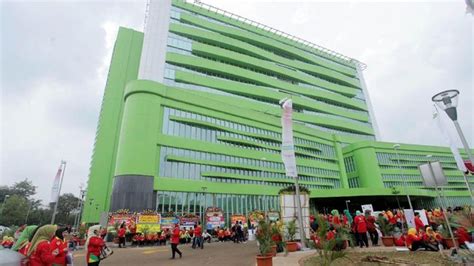 Saat ini rs pasar minggu sudah merawat empat kasus pasien dalam pengawasan covid. RSUD Pasar Minggu, Warisan Jokowi yang Jadi RS Khusus ...