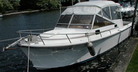 Maybe you would like to learn more about one of these? Shamrock Boat: SHAMROCK BOAT 1984 25'9" CUDDY CABIN ...