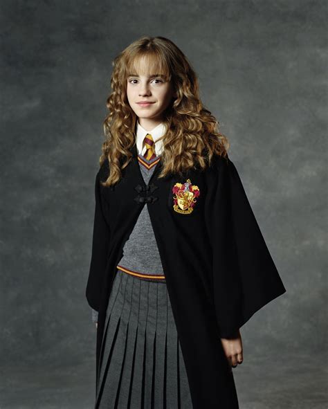 She first appears in harry potter and the philosopher's stone, as a new student on her way to hogwarts. Hermione Costumes | Costumes FC