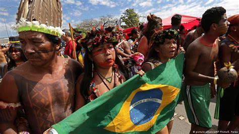 Brazil′s Indigenous People Protest Against Land Threats News Dw