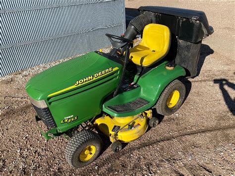 John Deere Lx255 Lawn Tractor Bigiron Auctions