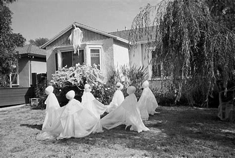 Photos Of Suburban Halloween Decorations From The 1980s Atlas Obscura