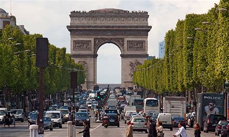 Champs Elysées Lavenue La Plus Importante De Paris