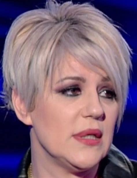 Manuela villa tra pochi giorni sosterrà l'esame di maturità. Manuela Villa da Diaco racconta il dramma della sua ...