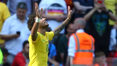 neymar makes spectacular return as brazil beats croatia
