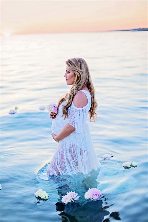Maternity Shoot In Water I 2021 Gravidfotografering