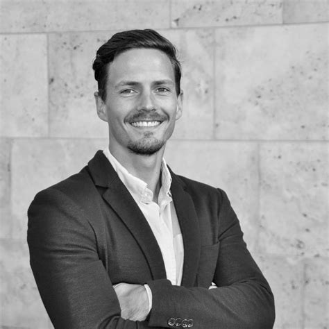 Im gegensatz zu einem firmenprofil, welches ausschließlich. Simon Garziella - Referent kfm. Projektsteuerung ...