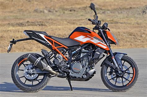 Although ktm did not initially plan to bring the 250 to india, the new 2017 390 duke has gotten more features and become more expensive in the process. 2017 KTM Duke 250 photos and details - Autocar India