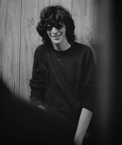 Joey Literally Being So Cute In 1985 In 2022 Joey Ramone Banda Ramones