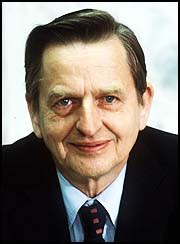 Han var överklasspojken som blev ledare för det stora. Biography: Olof Palme
