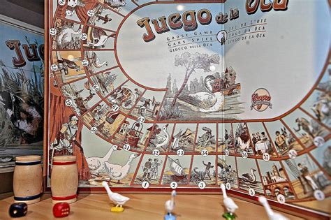 El mítico juego de la oca pero ahora gigante, se puede usar tanto para juegos de teambuilding como para fiestas infantiles o centros comerciales. Juego de la Oca | Otros planes | EL MUNDO