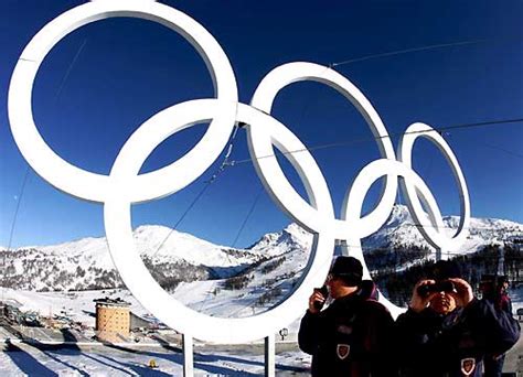 Juegos olímpicos de invierno símbolo de deportes olímpicos, equipamiento deportivo, diverso, ángulo, blanco png. Educación Física y Deportes: Sedes de los juegos olímpicos ...