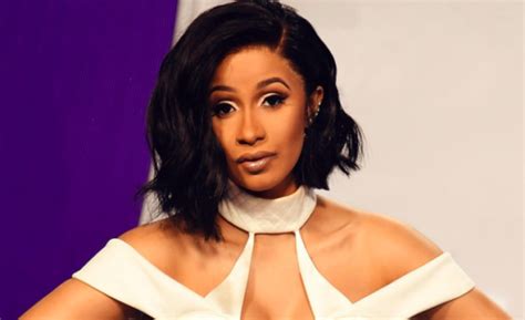 Cardi B Wins Favorite Artist Raphip Hop At The American Music Awards For The Second Straight